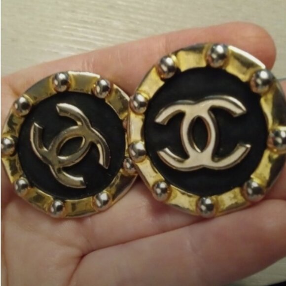 Chanel Vintage LARGE Clip On Earrings - Picture 14 of 16